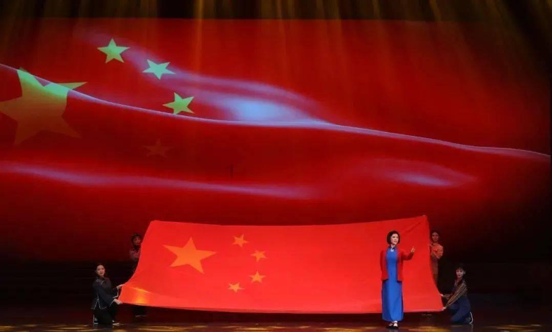“商场保安徒手接住坠楼婴儿”视频热传，涉事保安公司：系模拟摆拍