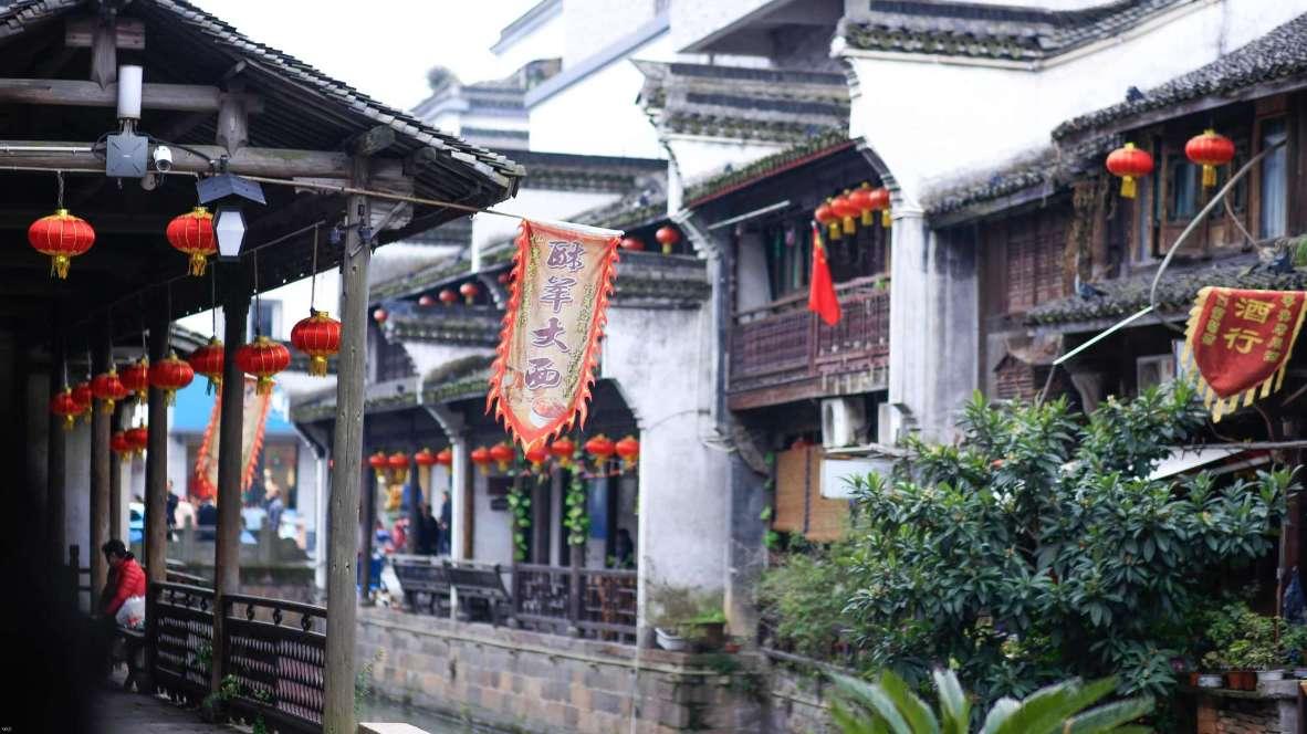 逃离野兽洞
