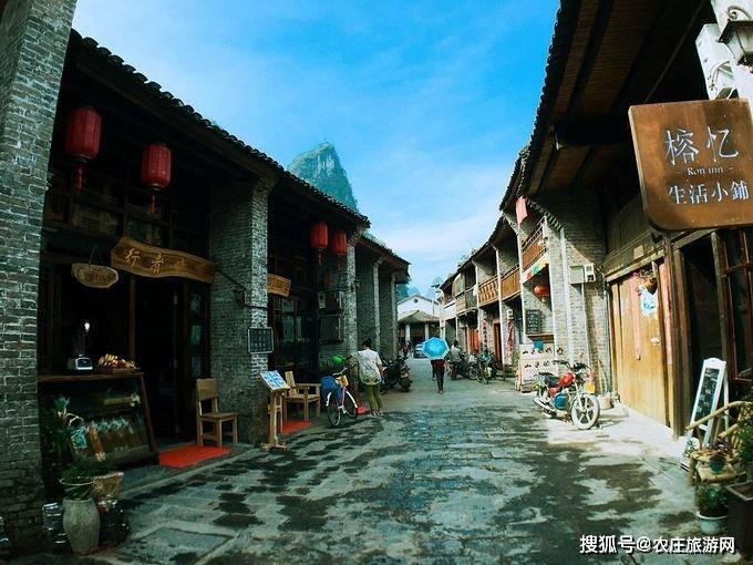 年轻的父母带两岁半的宝宝旅行，有什么值得一去的平价又好玩的地方？游戏画面